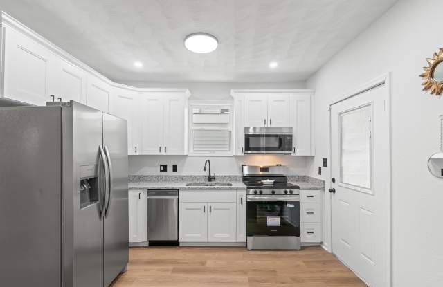 2104 Marshall Avenue photos photos