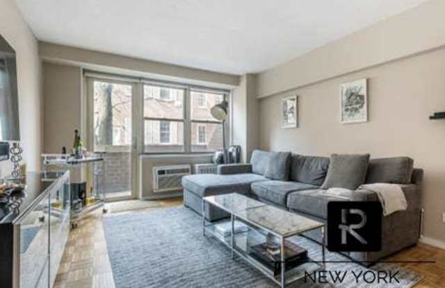 348 Greenwich Street Gallery 2