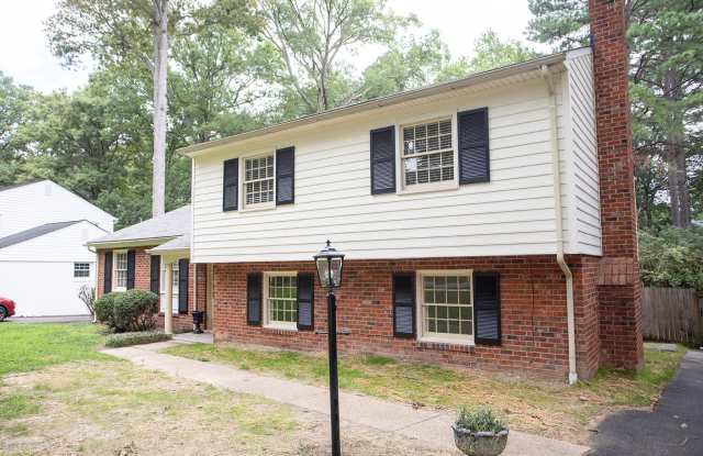 Spacious, well maintained, Tri-Level home in Westmoor subdivision Gallery 2