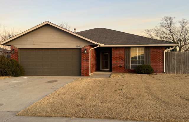Storm Shelter!!! This 3 bed, 2 bath, 2 Car Garage home has new paint, kitchen and bathroom granite, light fixtures, and ceramic tile! photos photos