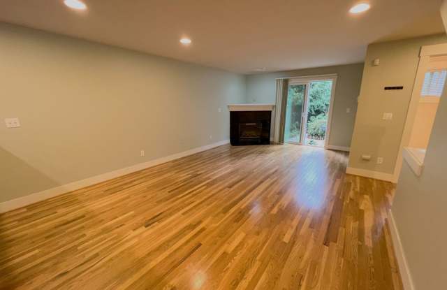 12341 10th Place NE # B Gallery 3