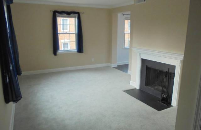 1119 N PITT ST #3A Gallery 2