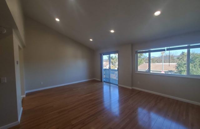 Private 2x2 Santa Rosa Townhouse with pool, 2-car garage, workshop area, fireplace, W/D Hookups photos photos