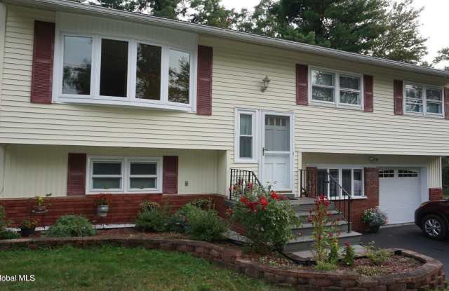 14 Apple Blossom Lane - 14 Apple Blossom Lane, Albany County, NY 12205