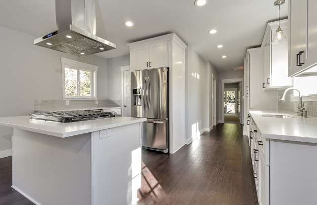 4628 Southeast 47th Avenue - 4628 Southeast 47th Avenue, Portland, OR 97206