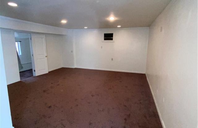 3412 Barham Boulevard Gallery 4
