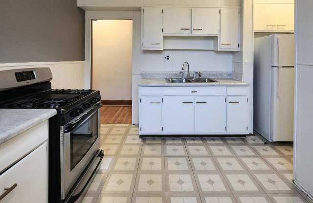 2952 N Laramie Ave photos photos