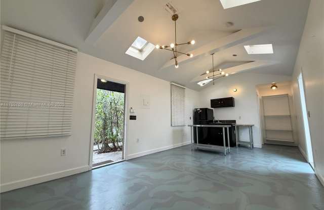 118 NW 24th St - 118 Northwest 24th Street, Miami, FL 33127
