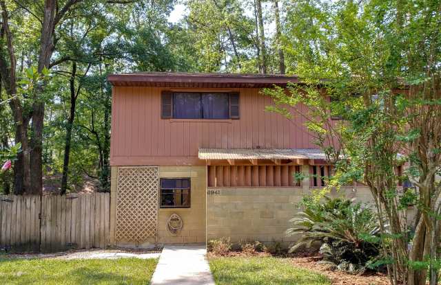 Spacious 2BR / 2.5BA End-Unit Townhouse in Greenleaf photos photos