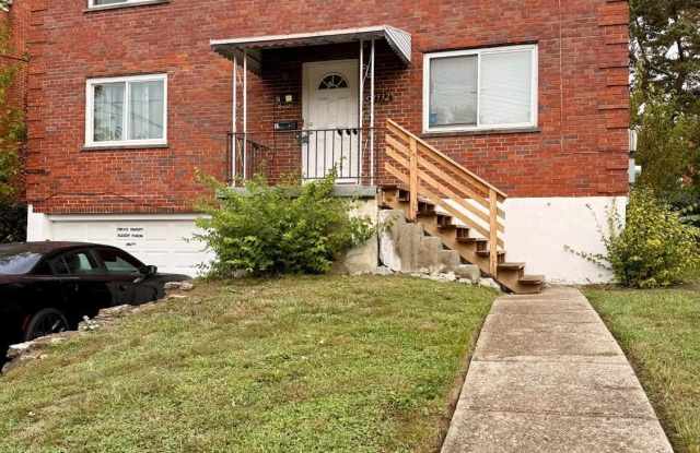 2532 Rack Court unit: 2 photos photos