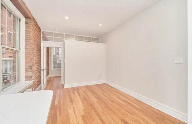 207 West 10th Street Gallery 4