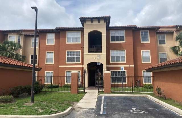 5530 METROWEST BOULEVARD photos photos