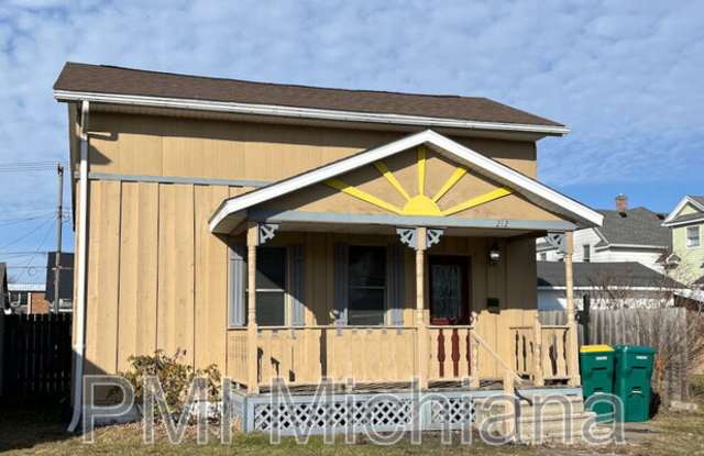 212 W 9th St photos photos