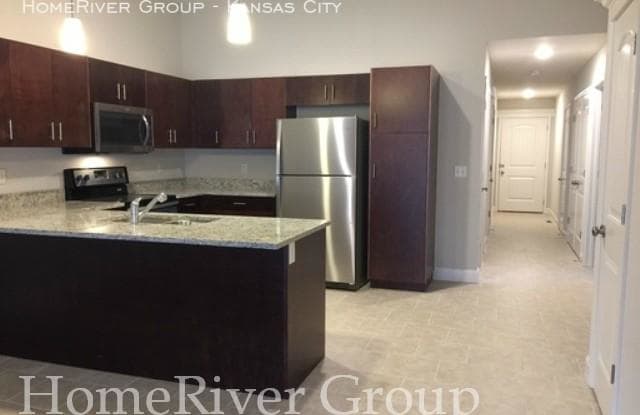 9309-9311 N Robinhoood Ave - 9309 N Robinhood Ave, Kansas City, MO 64154