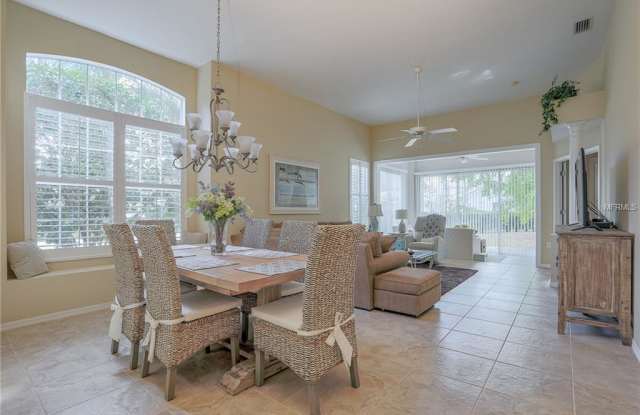 7906 WHITEBRIDGE GLEN Gallery 4