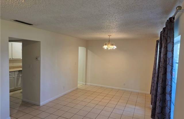 1107 S Loop Boulevard Gallery 4