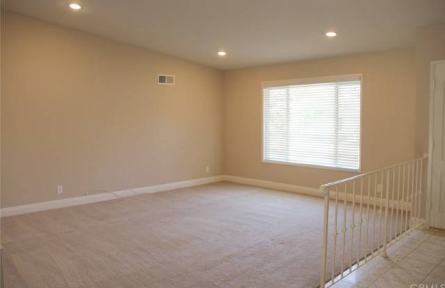 4772 Candleberry Gallery 2