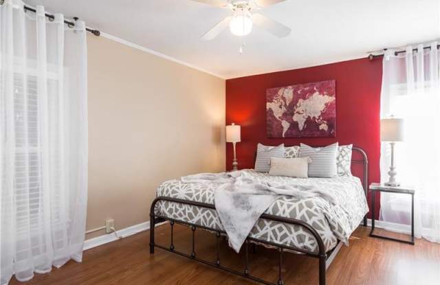 889 Vedado Way NE Gallery 4