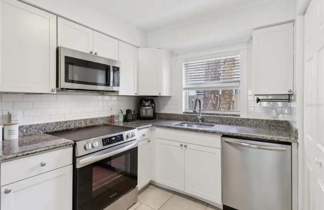 275 Washington Place Gallery 2