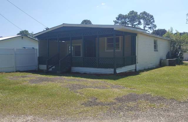 3BR/1BA MH close to I10 and Navy Federal Credit Union - 8676 Sharon Lane, Ensley, FL 32534