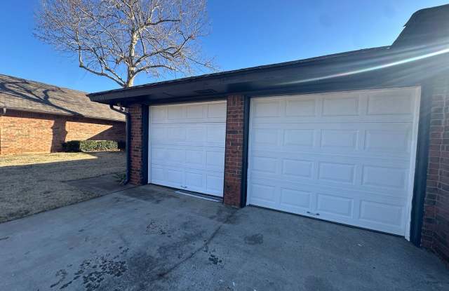 2 Bed 2 Bathroom - 9904 Larkspur Lane, Oklahoma City, OK 73159