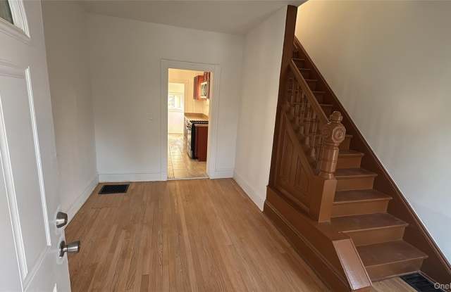 20 Benton Avenue Gallery 2