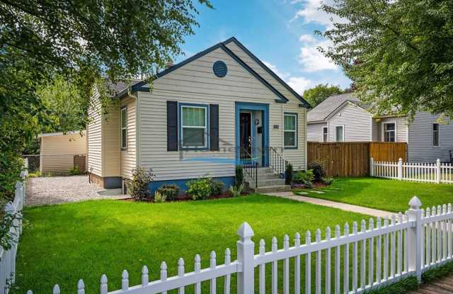 Well-Maintained 3 Bed 2 Bath Cottage in Downtown CDA! photos photos