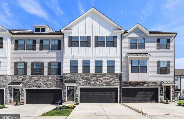 385 ENSEMBLE WAY photos photos