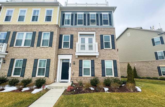 ***Coming Soon*** Fantastic 4 Bed 3.5 Bath End Unit Townhome In Potomac Shores Town Center photos photos