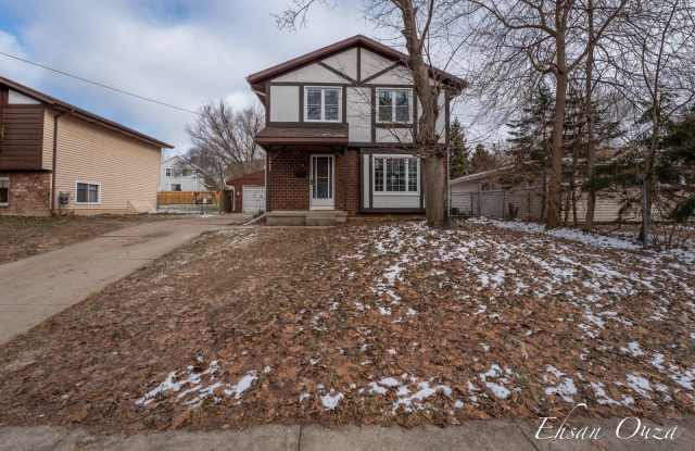 1073 Sweet Street NE - 1073 Sweet Street Northeast, Grand Rapids, MI 49505