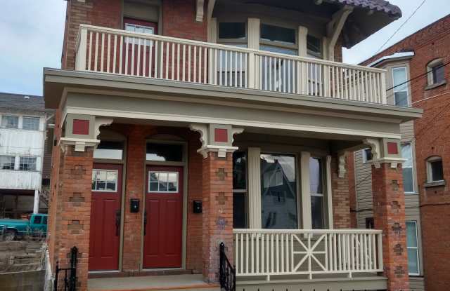 216/218/220 N Clark St photos photos