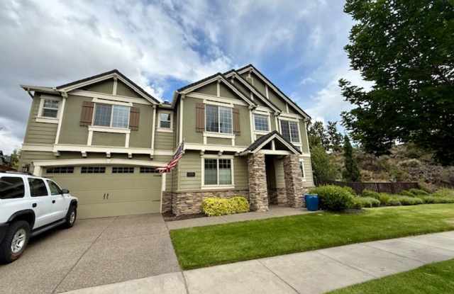 Spacious 3-Bedroom + Bonus Room Home in Lava Ridges Neighborhood! photos photos