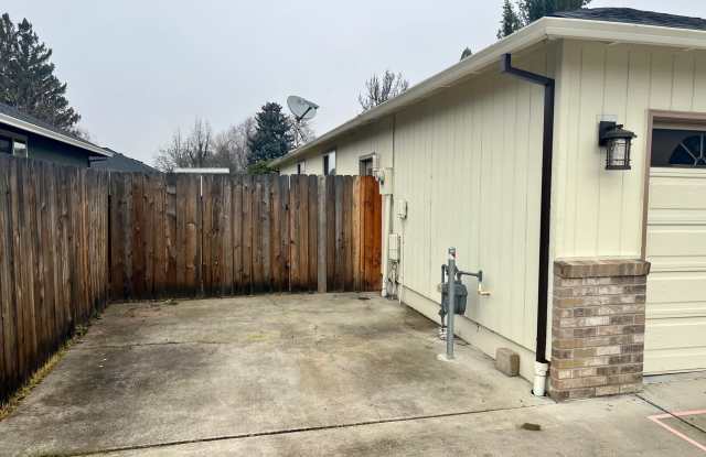 877 Westrop Drive Gallery 3