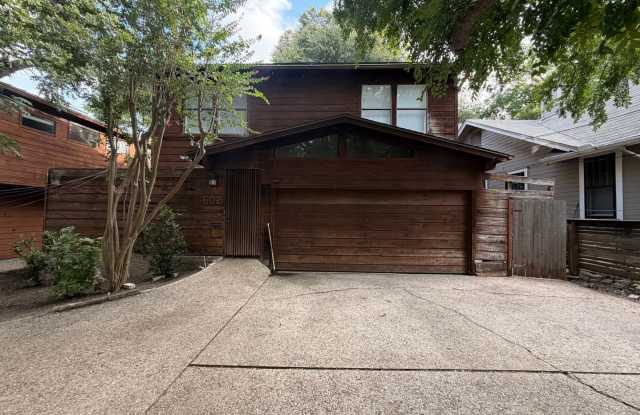 6/3 House - North Campus - Large Fenced In Backyard photos photos 6/3 House - North Campus - Large Fenced In Backyard photos photos