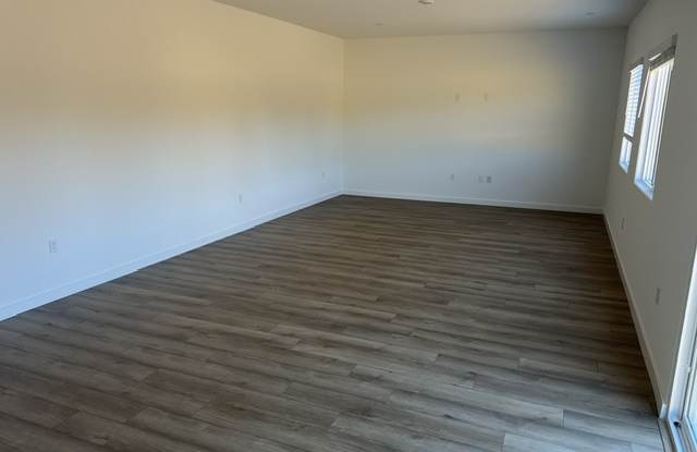 2132 Hesperian Drive Gallery 3