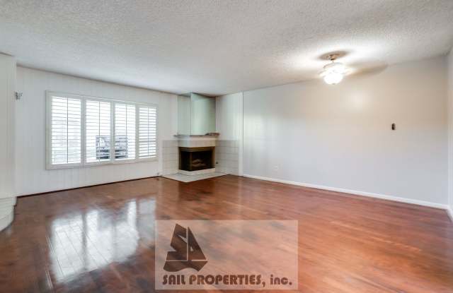 Charming 3-Bedroom townhome in Fountain Valley  close to Mile Square Park Gallery 4