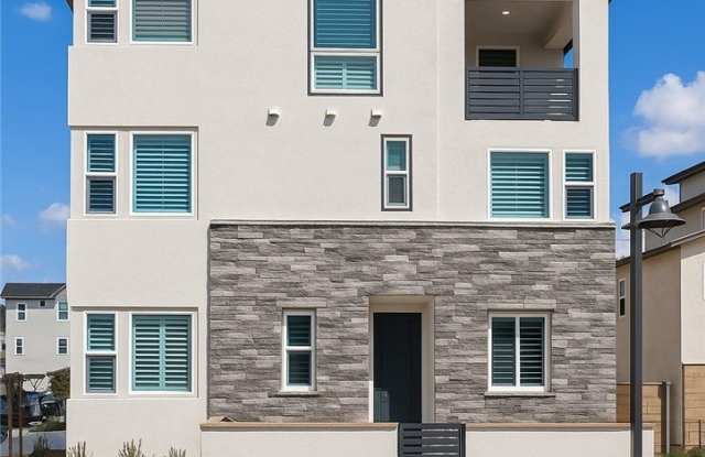 501 Rail - 501 Rail, Irvine, CA 92618