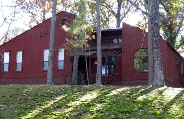 257 Castleair Drive NE Gallery 1