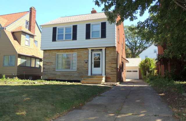 Astonishingly Renovated 3 Bedroom, 1.5 Bathroom Colonial! photos photos