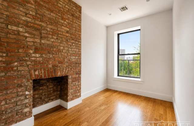 94 Lewis Avenue Gallery 4