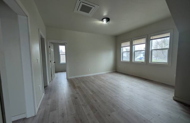 1922 Commercial St NE photos photos 1922 Commercial St NE photos photos