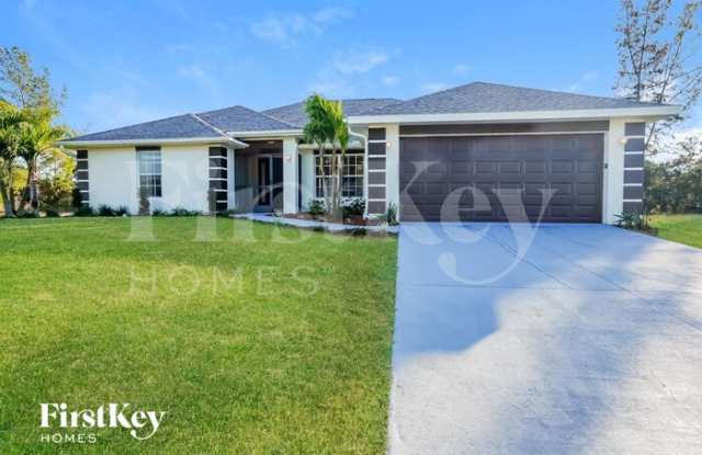 3313 Northeast 15th Place - 3313 Northeast 15th Place, Cape Coral, FL 33909