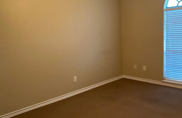 [3/2/3 READY FOR LEASE] photos photos