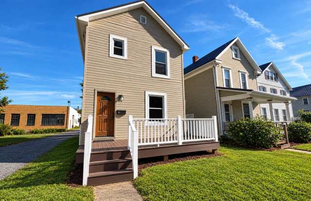 Updated Three Bedroom House Gallery 1