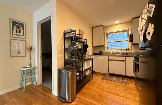 1828 N Burling St photos photos