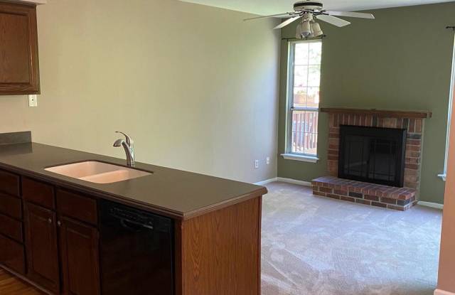 2440 HILLENDALE DRIVE Gallery 4