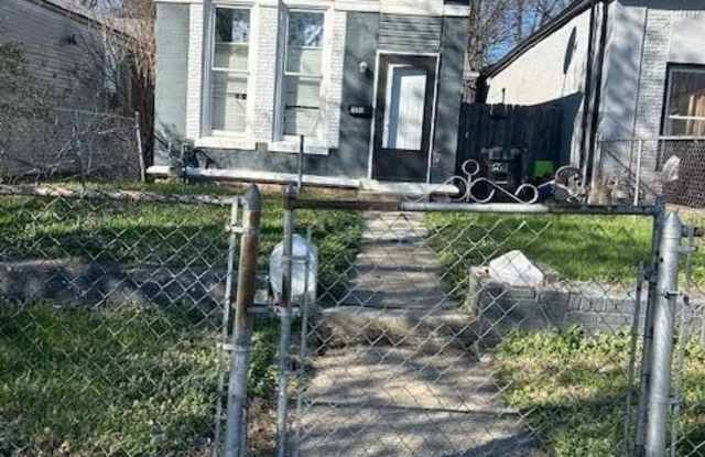 2711 W Kentucky St photos photos