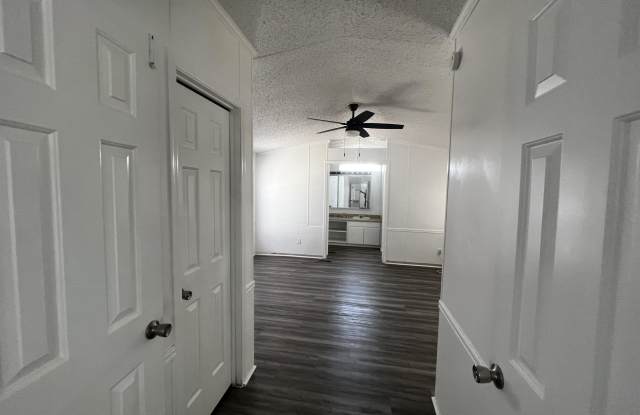Harris Hill Drive - 1405 Gallery 4
