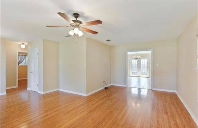 3817 COURTLAND Drive Gallery 4
