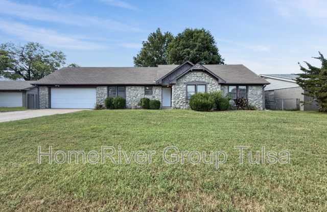 408 E Woods Ln photos photos